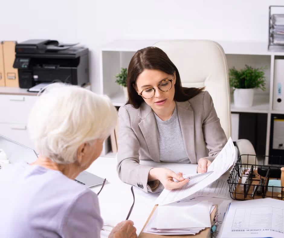 Clinician monitoring a patient during medically assisted detox for alcohol withdrawal
